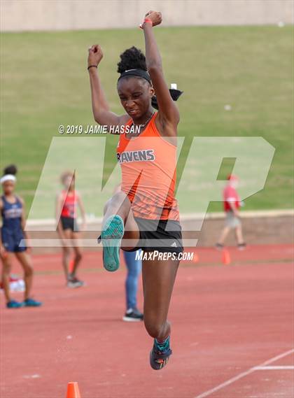 Thumbnail 1 in Bojangles Track and Field Classic (Girls Field Events) photogallery.
