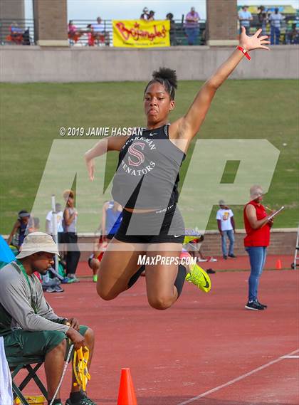 Thumbnail 1 in Bojangles Track and Field Classic (Girls Field Events) photogallery.