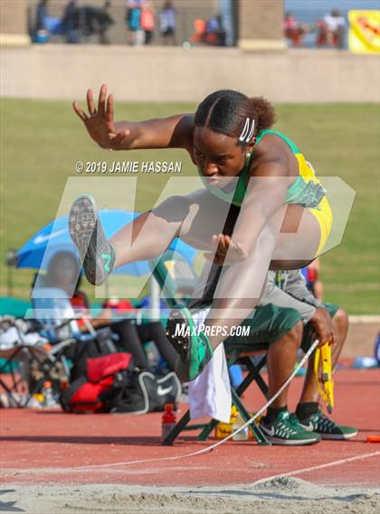 Thumbnail 2 in Bojangles Track and Field Classic (Girls Field Events) photogallery.