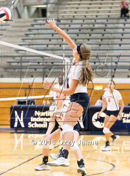 Thumbnail 2 in Brennan vs. Madison photogallery.