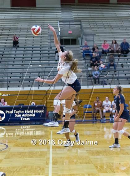 Thumbnail 2 in Brennan vs. Madison photogallery.