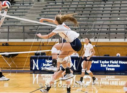 Thumbnail 3 in Brennan vs. Madison photogallery.