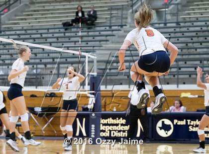 Thumbnail 2 in Brennan vs. Madison photogallery.