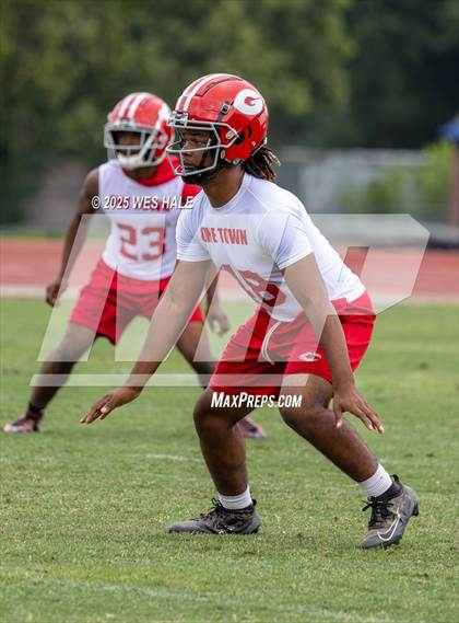 Thumbnail 2 in Germantown vs Overton (U of Memphis 7v7) photogallery.