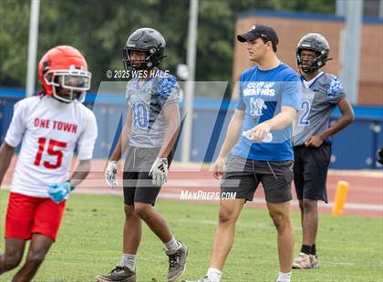 Thumbnail 3 in Germantown vs Overton (U of Memphis 7v7) photogallery.