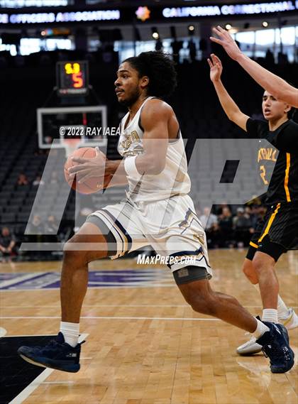Thumbnail 1 in Foothill vs. Elk Grove (CIF State DII Final) photogallery.