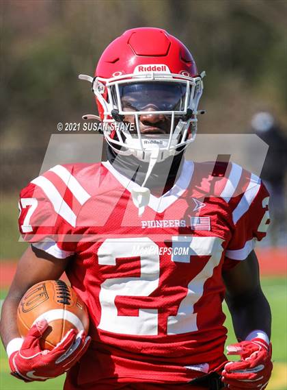 Thumbnail 3 in St. John's vs. St. John's Prep photogallery.