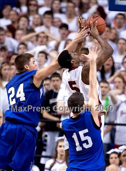 Thumbnail 3 in Ballard vs. Shelby Valley (KHSAA Sweet 16 Final) photogallery.