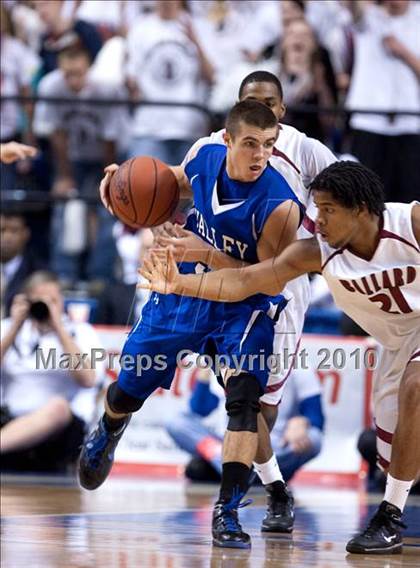 Thumbnail 1 in Ballard vs. Shelby Valley (KHSAA Sweet 16 Final) photogallery.