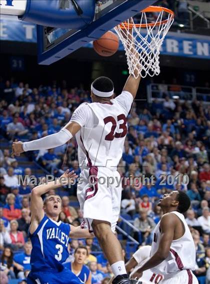 Thumbnail 3 in Ballard vs. Shelby Valley (KHSAA Sweet 16 Final) photogallery.