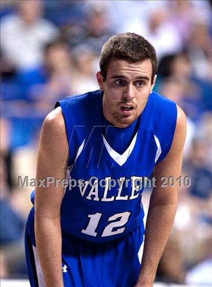 Thumbnail 3 in Ballard vs. Shelby Valley (KHSAA Sweet 16 Final) photogallery.