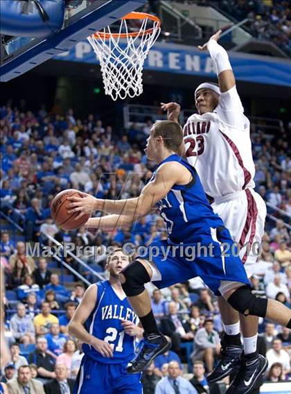 Thumbnail 2 in Ballard vs. Shelby Valley (KHSAA Sweet 16 Final) photogallery.
