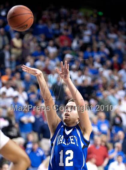 Thumbnail 3 in Ballard vs. Shelby Valley (KHSAA Sweet 16 Final) photogallery.