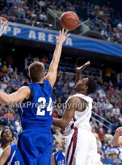 Thumbnail 2 in Ballard vs. Shelby Valley (KHSAA Sweet 16 Final) photogallery.