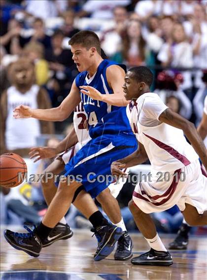 Thumbnail 3 in Ballard vs. Shelby Valley (KHSAA Sweet 16 Final) photogallery.