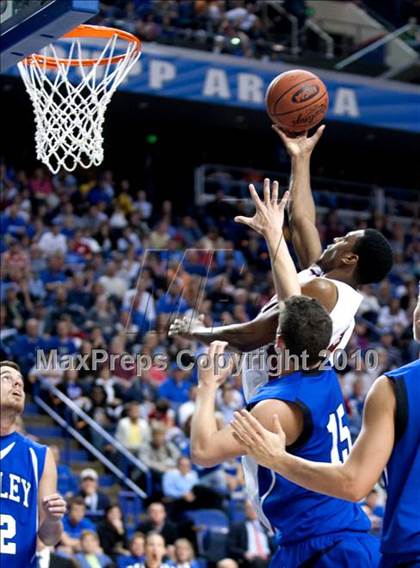 Thumbnail 3 in Ballard vs. Shelby Valley (KHSAA Sweet 16 Final) photogallery.