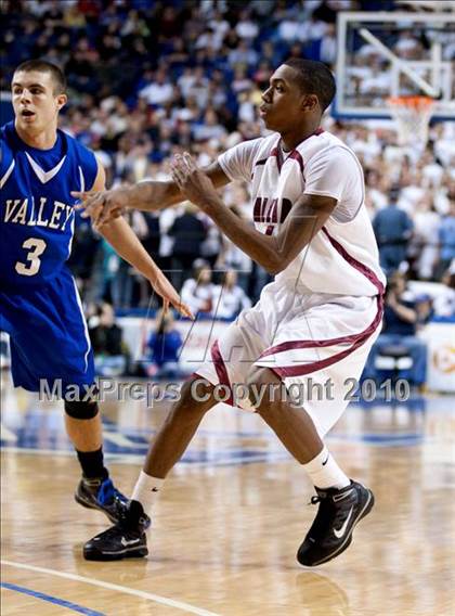 Thumbnail 1 in Ballard vs. Shelby Valley (KHSAA Sweet 16 Final) photogallery.