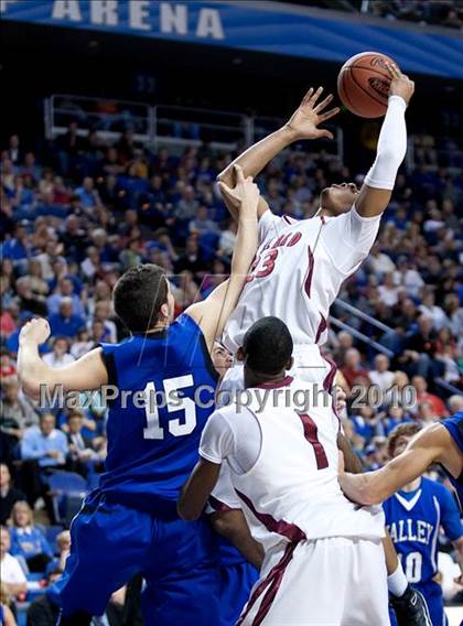 Thumbnail 1 in Ballard vs. Shelby Valley (KHSAA Sweet 16 Final) photogallery.