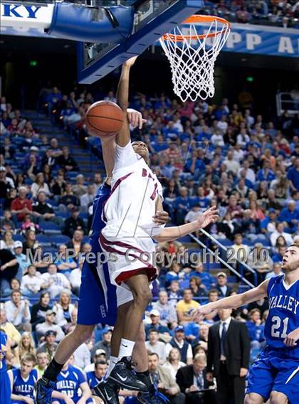 Thumbnail 2 in Ballard vs. Shelby Valley (KHSAA Sweet 16 Final) photogallery.