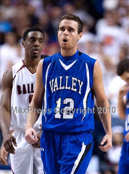 Thumbnail 2 in Ballard vs. Shelby Valley (KHSAA Sweet 16 Final) photogallery.