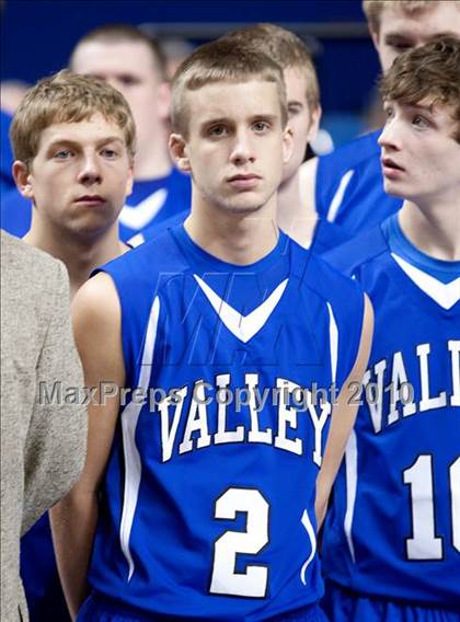 Thumbnail 1 in Ballard vs. Shelby Valley (KHSAA Sweet 16 Final) photogallery.
