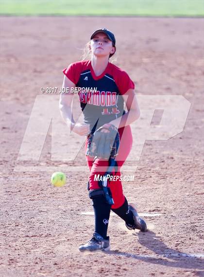Thumbnail 2 in Coalinga vs. Rosamond (CIF CS D5 Final) photogallery.