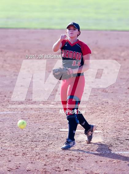 Thumbnail 2 in Coalinga vs. Rosamond (CIF CS D5 Final) photogallery.