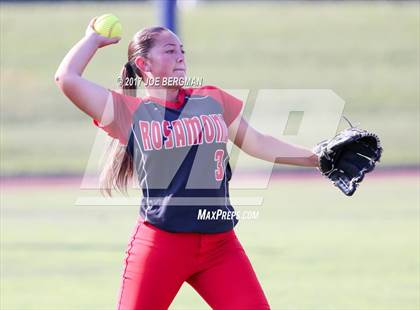 Thumbnail 1 in Coalinga vs. Rosamond (CIF CS D5 Final) photogallery.