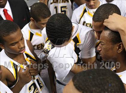 Thumbnail 2 in Holmes vs Central (Ky. Sweet 16 Final) photogallery.
