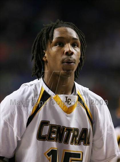 Thumbnail 3 in Holmes vs Central (Ky. Sweet 16 Final) photogallery.
