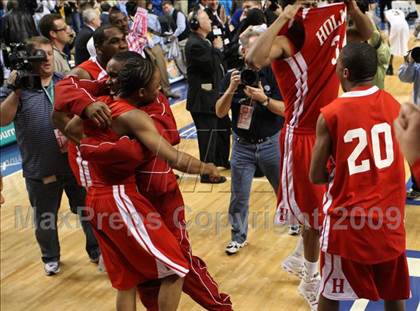 Thumbnail 1 in Holmes vs Central (Ky. Sweet 16 Final) photogallery.