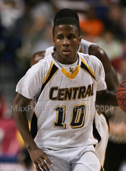 Thumbnail 1 in Holmes vs Central (Ky. Sweet 16 Final) photogallery.