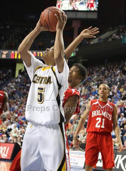 Thumbnail 1 in Holmes vs Central (Ky. Sweet 16 Final) photogallery.