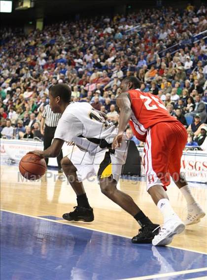 Thumbnail 1 in Holmes vs Central (Ky. Sweet 16 Final) photogallery.