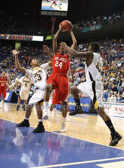 Thumbnail 2 in Holmes vs Central (Ky. Sweet 16 Final) photogallery.