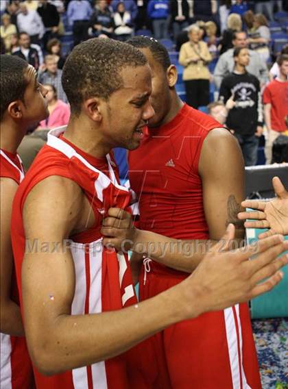Thumbnail 2 in Holmes vs Central (Ky. Sweet 16 Final) photogallery.