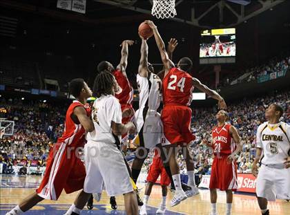 Thumbnail 2 in Holmes vs Central (Ky. Sweet 16 Final) photogallery.