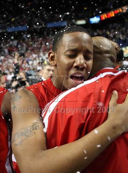 Thumbnail 3 in Holmes vs Central (Ky. Sweet 16 Final) photogallery.