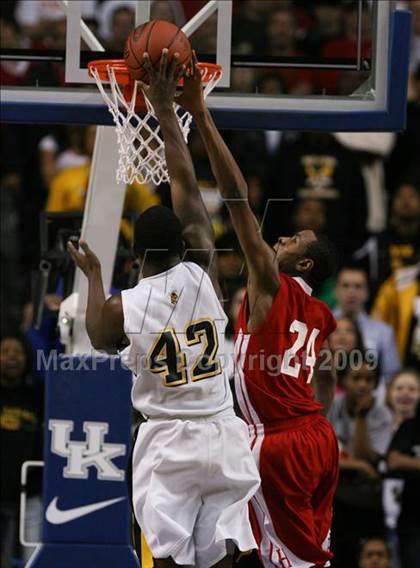 Thumbnail 1 in Holmes vs Central (Ky. Sweet 16 Final) photogallery.