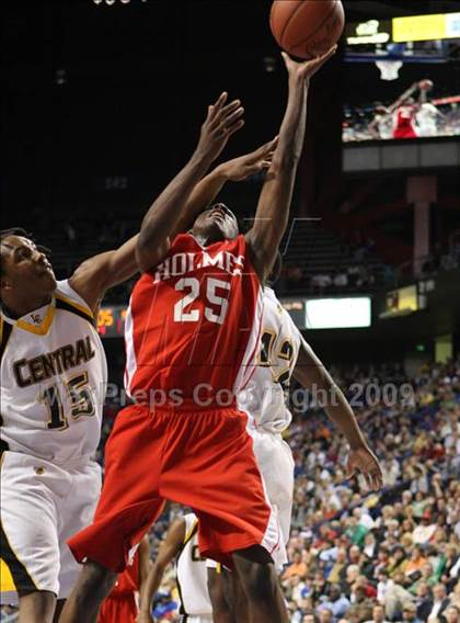 Thumbnail 3 in Holmes vs Central (Ky. Sweet 16 Final) photogallery.