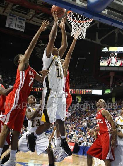 Thumbnail 1 in Holmes vs Central (Ky. Sweet 16 Final) photogallery.