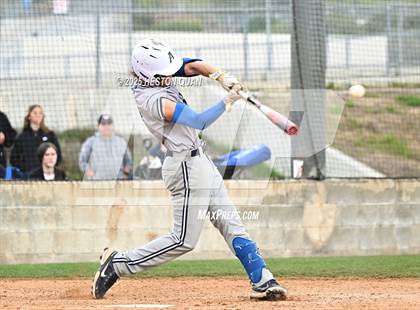 Thumbnail 1 in Aquinas vs. Yorba Linda (National Classic) photogallery.