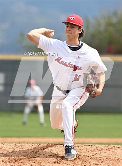 Thumbnail 2 in Aquinas vs. Yorba Linda (National Classic) photogallery.