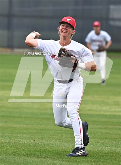 Thumbnail 1 in Aquinas vs. Yorba Linda (National Classic) photogallery.