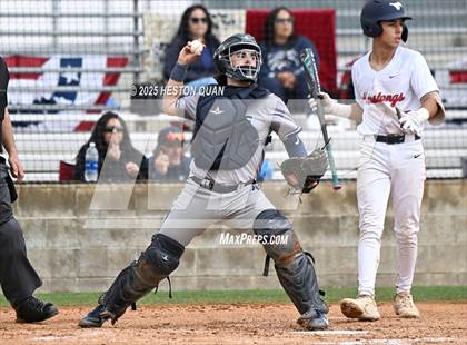 Thumbnail 1 in Aquinas vs. Yorba Linda (National Classic) photogallery.