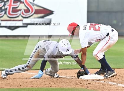 Thumbnail 1 in Aquinas vs. Yorba Linda (National Classic) photogallery.