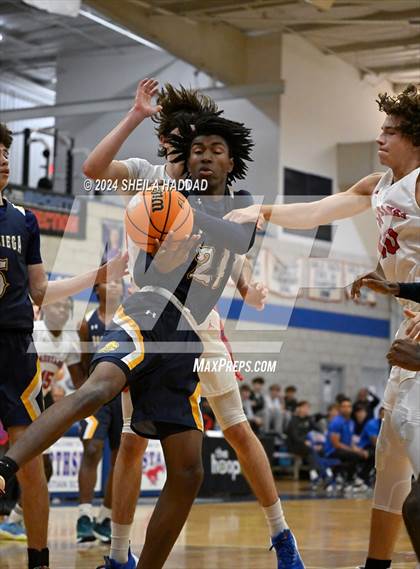 Thumbnail 2 in Boca Ciega vs Northside Christian photogallery.