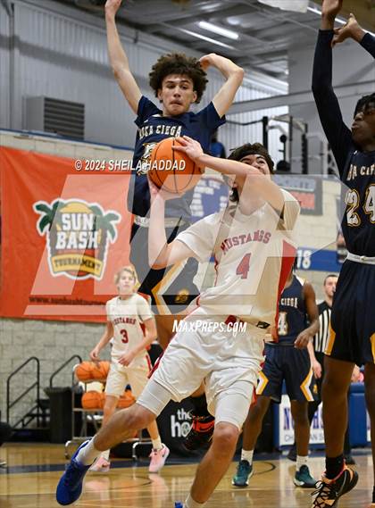 Thumbnail 2 in Boca Ciega vs Northside Christian photogallery.