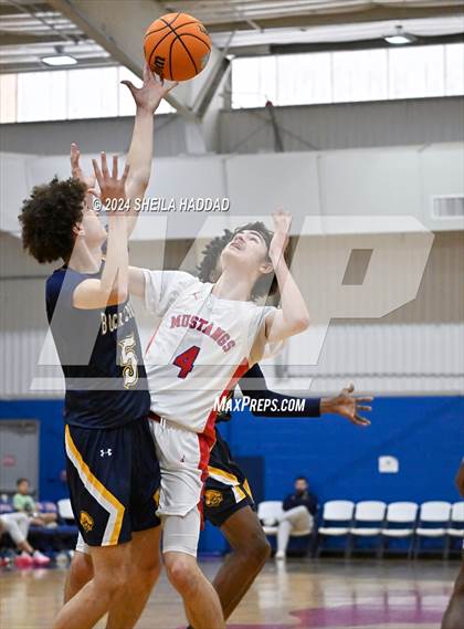 Thumbnail 3 in Boca Ciega vs Northside Christian photogallery.