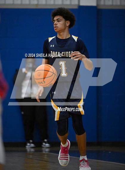 Thumbnail 3 in Boca Ciega vs Northside Christian photogallery.